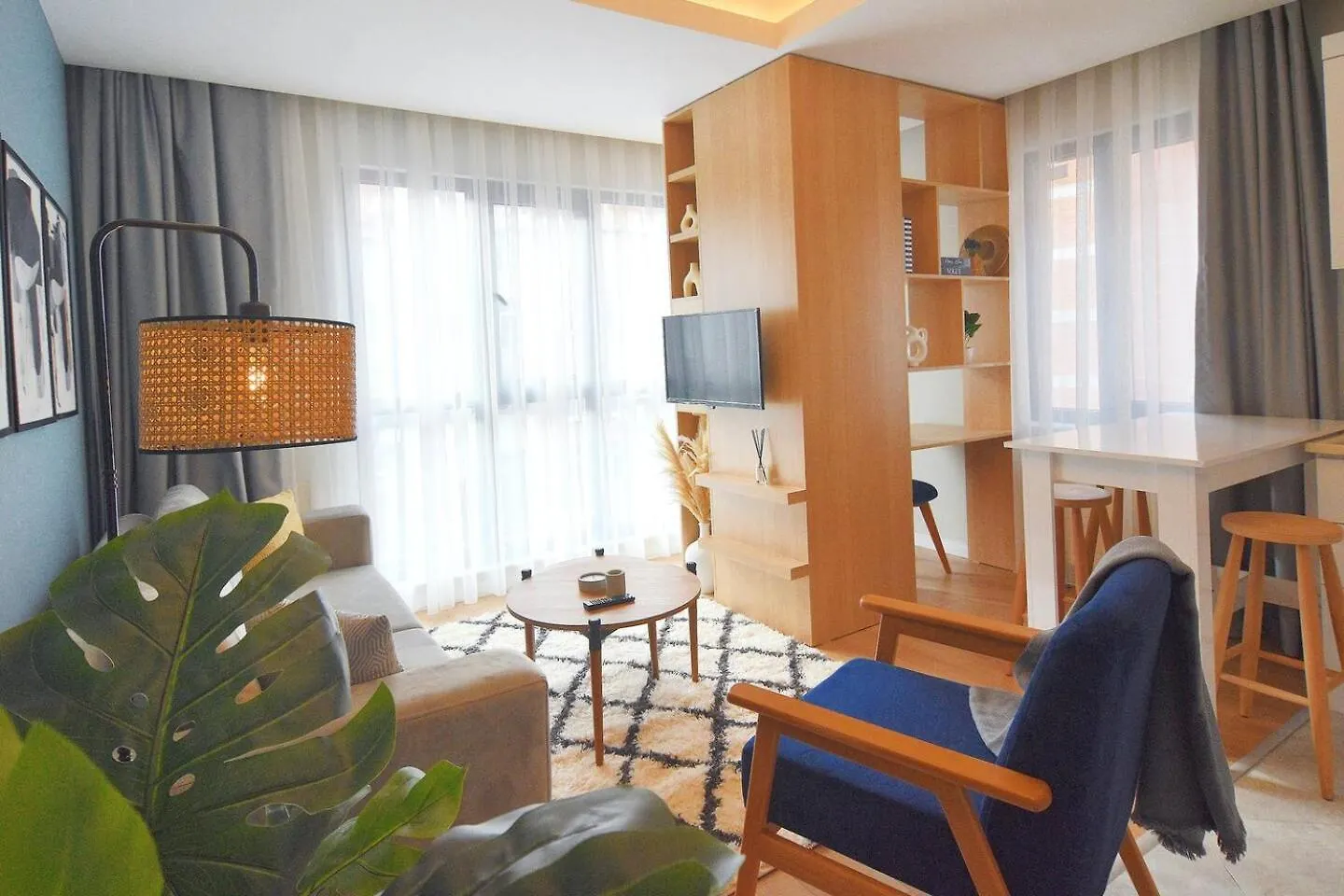Brand New Apt With 2 Beds & Office contacts