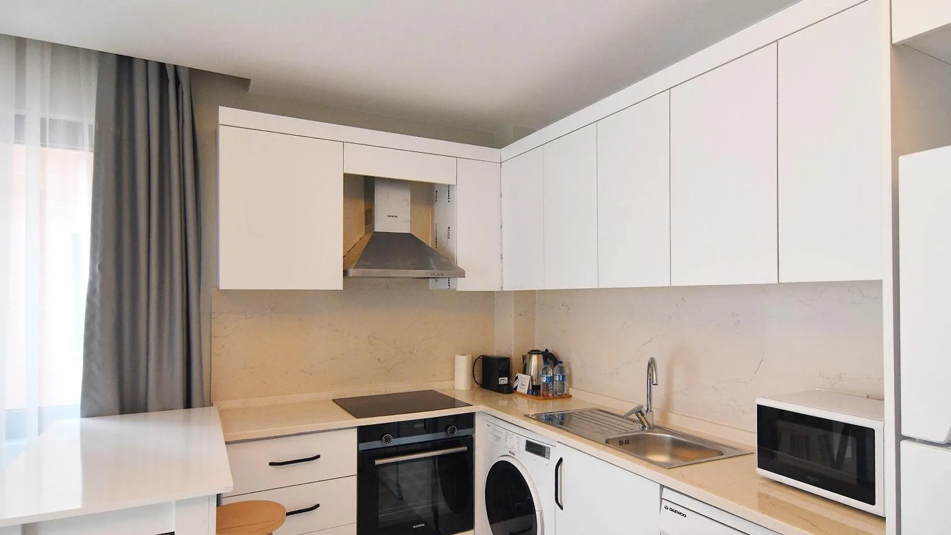 Brand New Apt With 2 Beds & Office Istanbul Apartment